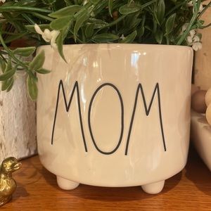 🪴 NWT Rae Dunn MOM Planter